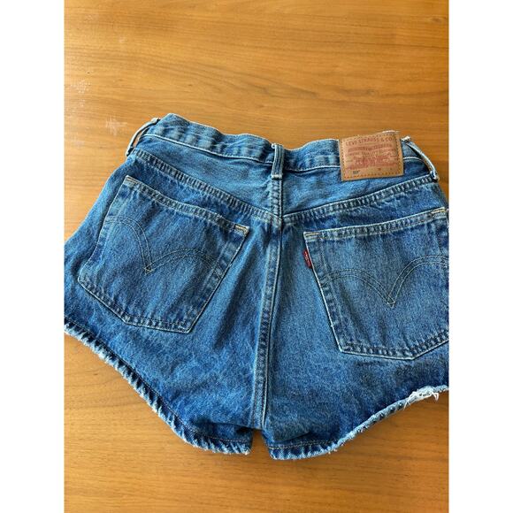 Pre-loved Levi's women‎ premium 501 original shorts W26" - Picture 4 of 9